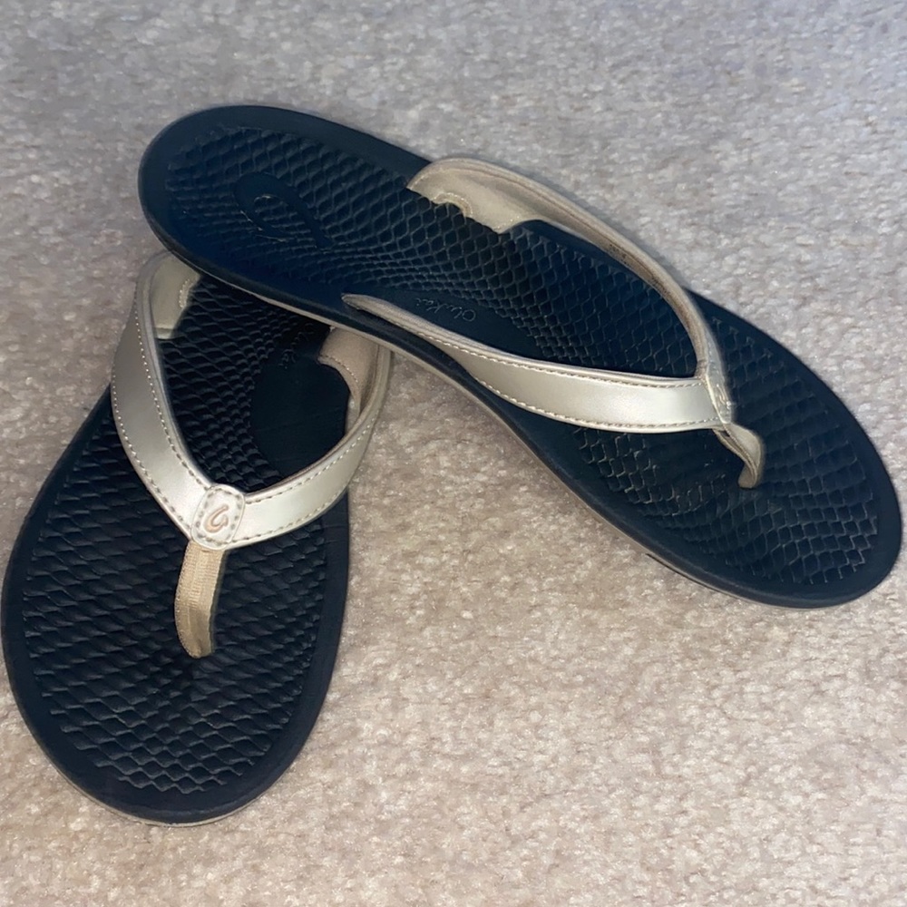 Women’s Olukai flip flops